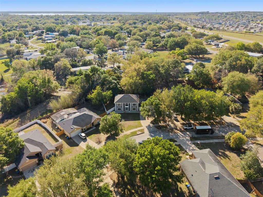 Image 32 of property listing at 1018 JAYHIL DRIVE, Minneola, FL 34715