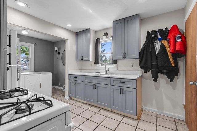 4571 Howell AVENUE, Milwaukee, WI 53207