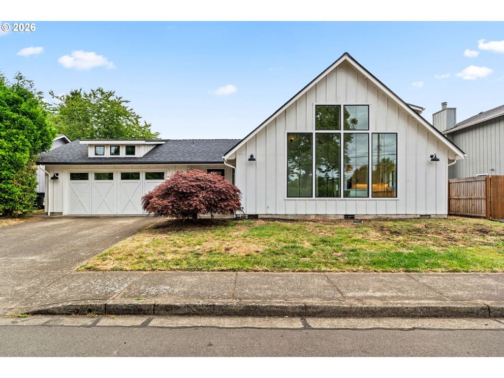 855 CALVIN St, Eugene, OR 97401