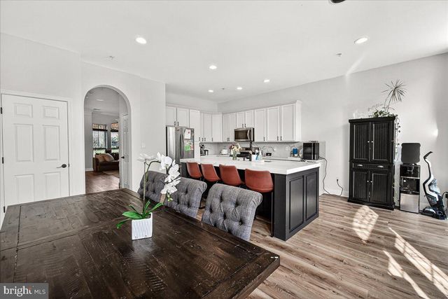 910 FEATHERSTONE ST, Gaithersburg, MD 20878