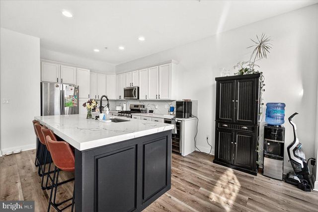 910 FEATHERSTONE ST, Gaithersburg, MD 20878
