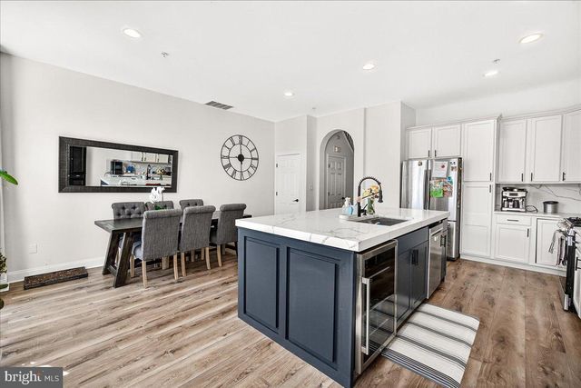 910 FEATHERSTONE ST, Gaithersburg, MD 20878