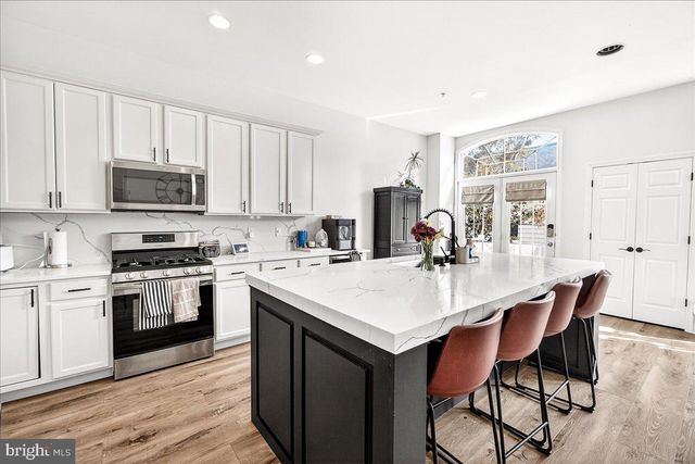 910 FEATHERSTONE ST, Gaithersburg, MD 20878
