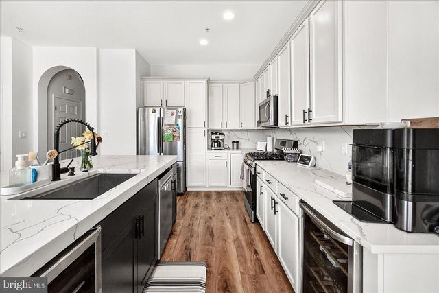910 FEATHERSTONE ST, Gaithersburg, MD 20878