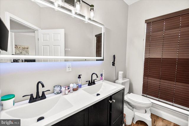 910 FEATHERSTONE ST, Gaithersburg, MD 20878