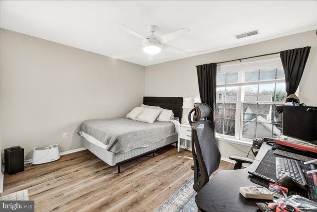 910 FEATHERSTONE ST, Gaithersburg, MD 20878