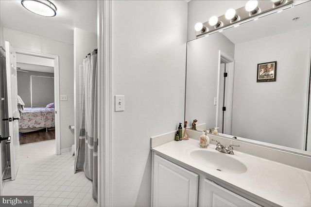 910 FEATHERSTONE ST, Gaithersburg, MD 20878