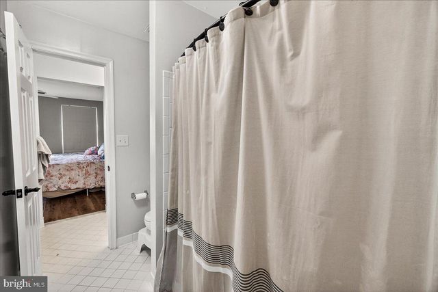 910 FEATHERSTONE ST, Gaithersburg, MD 20878