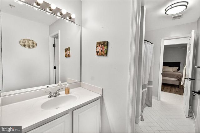 910 FEATHERSTONE ST, Gaithersburg, MD 20878