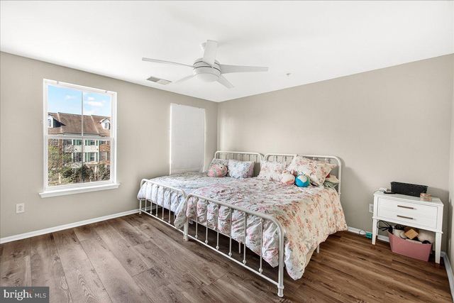 910 FEATHERSTONE ST, Gaithersburg, MD 20878
