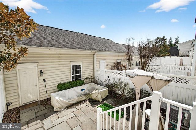 910 FEATHERSTONE ST, Gaithersburg, MD 20878