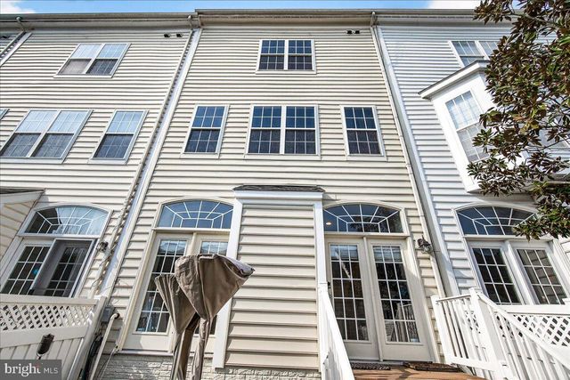 910 FEATHERSTONE ST, Gaithersburg, MD 20878