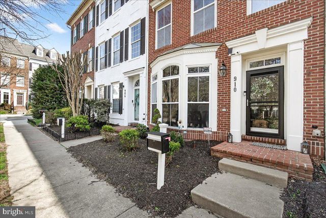 910 FEATHERSTONE ST, Gaithersburg, MD 20878