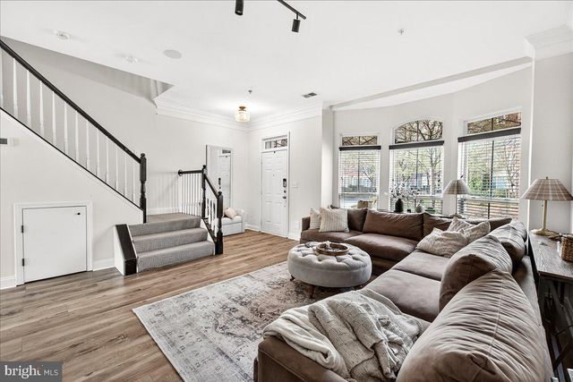 910 FEATHERSTONE ST, Gaithersburg, MD 20878