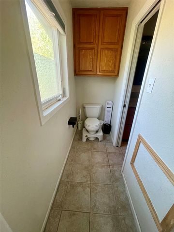 500 Green Street, Quanah, TX 79252