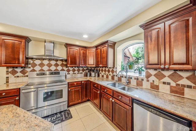 885A Putnam Avenue A, Brooklyn, NY 11221