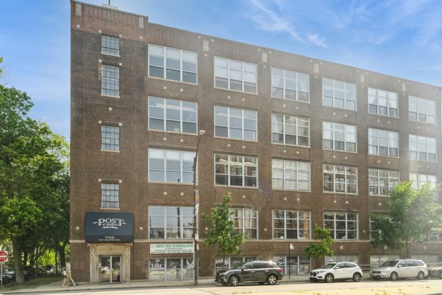 1733 W Irving Park Road 402, Chicago, IL 60613