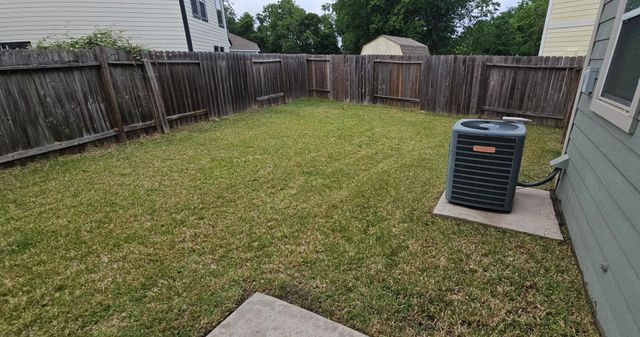 706 Woodport Lane, Houston, TX 77090