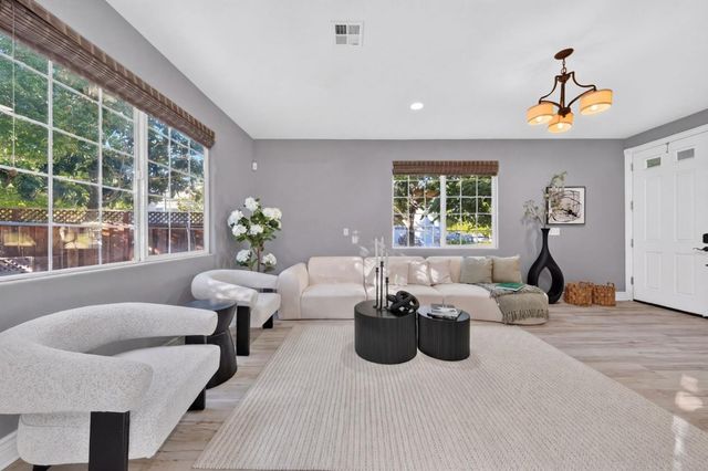 17765 Calle Hermosa, Morgan Hill, CA 95037