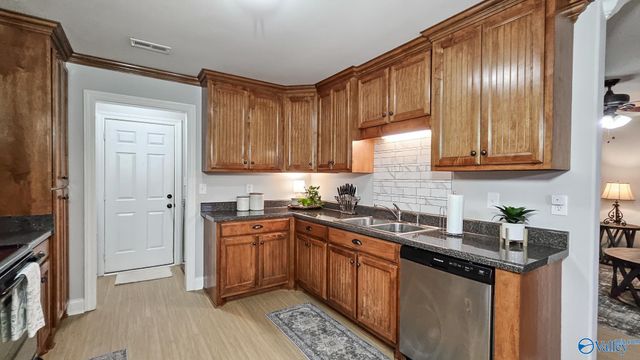 27556 N Wales Road, Elkmont, AL 35620