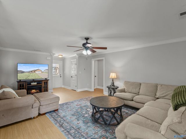 27556 N Wales Road, Elkmont, AL 35620