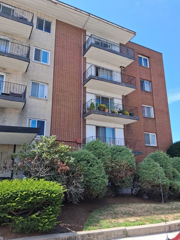 80 Main St 9, Malden, MA 02148