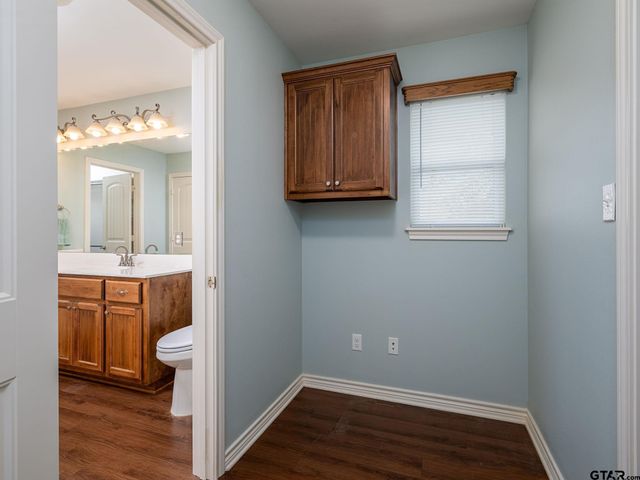 209 Walnut St, Chandler, TX 75758