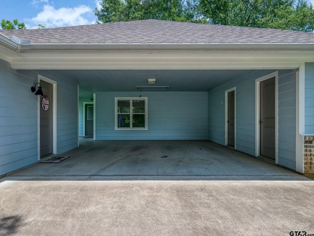 209 Walnut St, Chandler, TX 75758