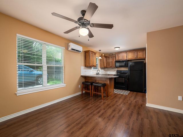 209 Walnut St, Chandler, TX 75758