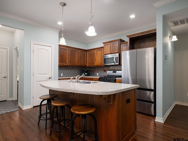 209 Walnut St, Chandler, TX 75758