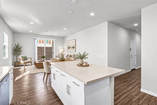 475 Meyer, Upland, CA 91786
