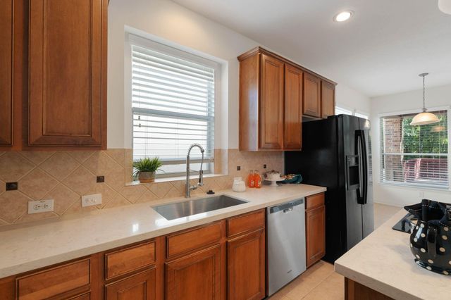 11 Korbel Ct, The Woodlands, TX 77382