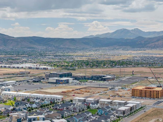 10621 S LAMOND DR, South Jordan, UT 84009