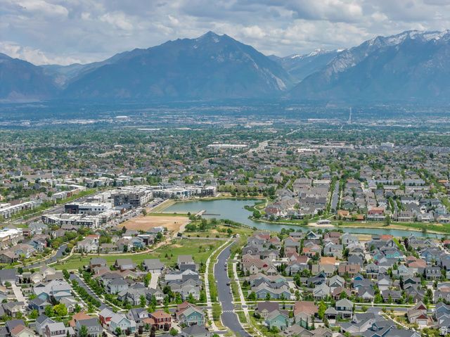 10621 S LAMOND DR, South Jordan, UT 84009