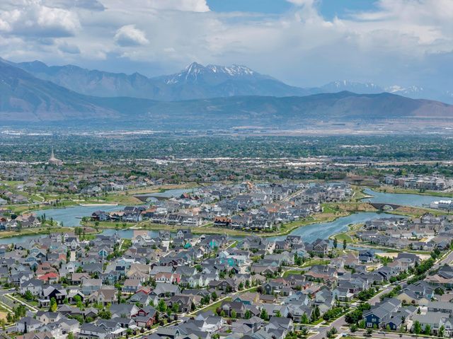 10621 S LAMOND DR, South Jordan, UT 84009