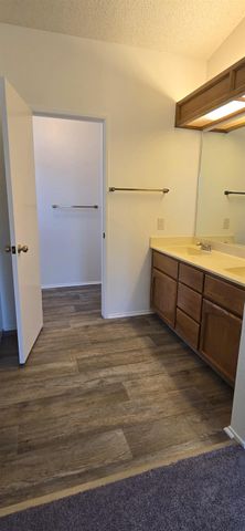 7405 Flowerwood, Sacramento, CA 95831