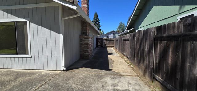 7405 Flowerwood, Sacramento, CA 95831