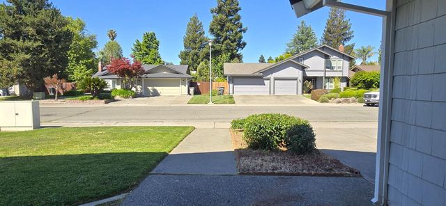 7405 Flowerwood, Sacramento, CA 95831