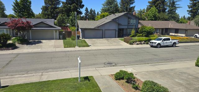 7405 Flowerwood, Sacramento, CA 95831