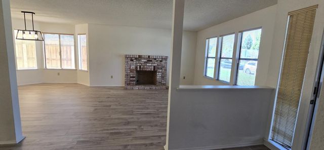 7405 Flowerwood, Sacramento, CA 95831