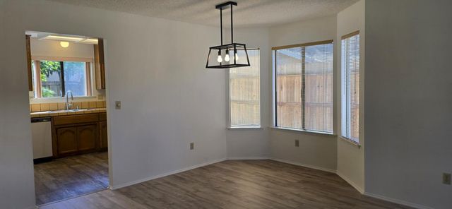 7405 Flowerwood, Sacramento, CA 95831