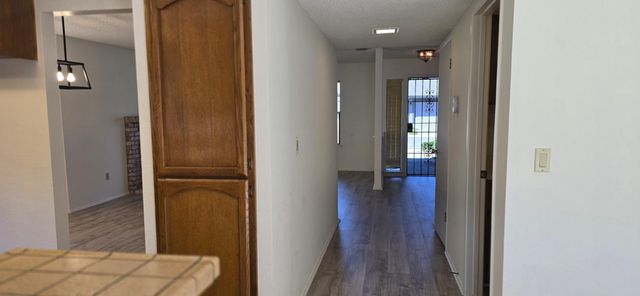 7405 Flowerwood, Sacramento, CA 95831