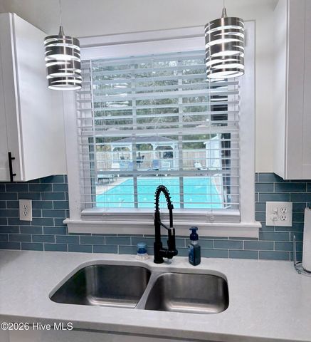 905 E Wilmington Street, Burgaw, NC 28425