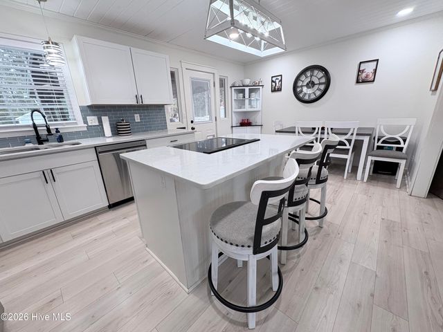 905 E Wilmington Street, Burgaw, NC 28425