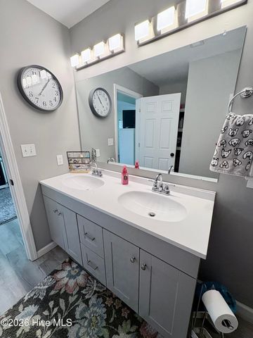 905 E Wilmington Street, Burgaw, NC 28425