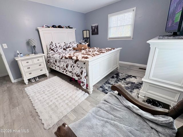 905 E Wilmington Street, Burgaw, NC 28425