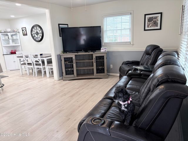 905 E Wilmington Street, Burgaw, NC 28425