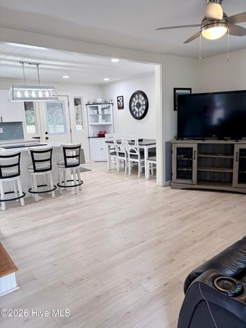 905 E Wilmington Street, Burgaw, NC 28425