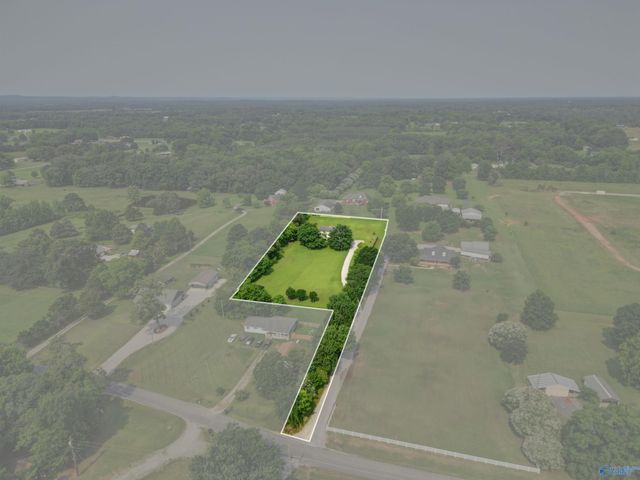 152 Old Vaughn Bridge Road, Hartselle, AL 35640