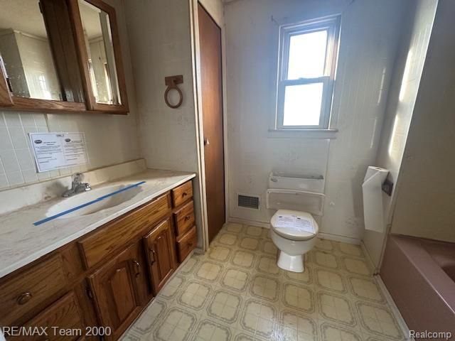 29155 John Hauk Street, Garden City, MI 48135